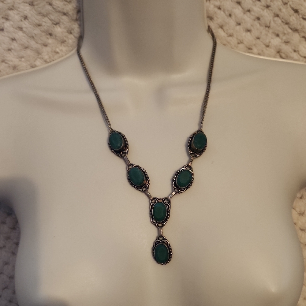 Elegant Silver and Green Necklace